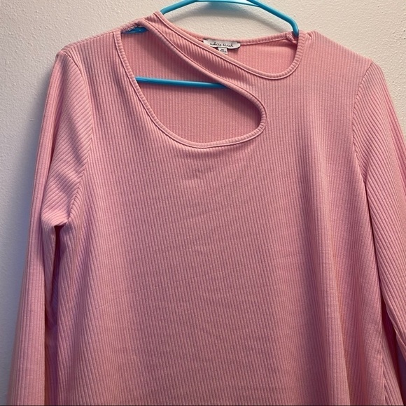 Filly Flair White Birch Pink Cutout Top Size Medium - Picture 3 of 10
